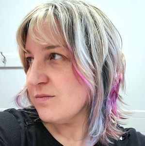 Meet your Posher, Laura